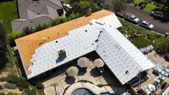 Roofing service image