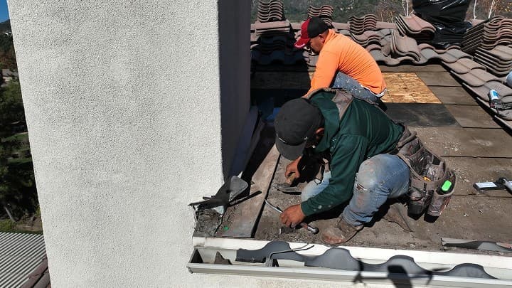 Homeowner roof repair service